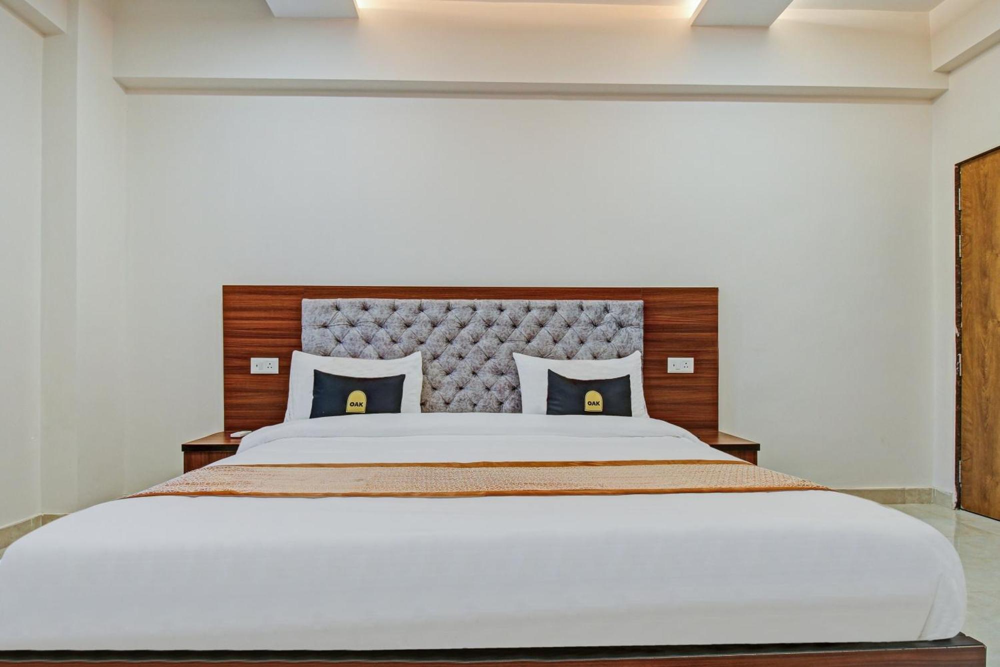 Townhouse Oak Vs Shivanya 勒克瑙 外观 照片